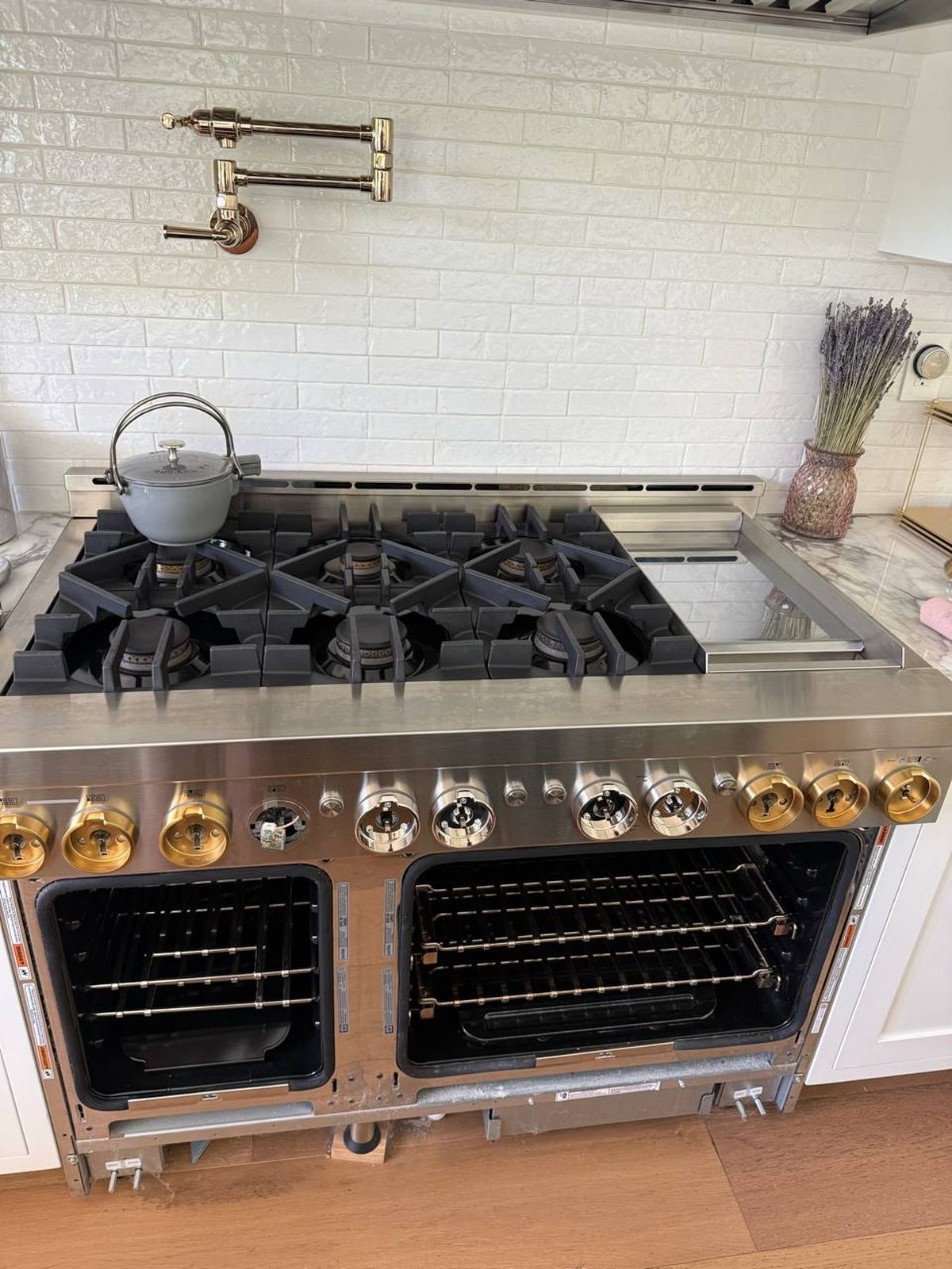 Jenn-Air six-burner gas range in a Seattle, WA home, on-site for a burner that wouldn't ignite