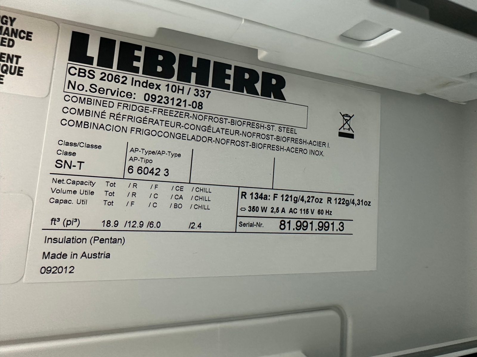 Liebherr rating plate showing model CBS 2062 Index 10H/337, made in Austria, dated 092012, R134a charges of 121 g freezer and 122 g refrigerator